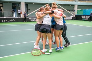 Nei vieno susitikimo nepralaimėjusios lietuvės kyla į aukštesnę Billie Jean King taurės grupę