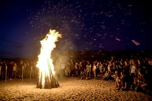 Nuo mokslo iki romantikos – kuo ypatinga vasaros saulėgrįža ir ją lydinčios šventės?