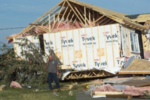 Per tornadą netoli Monrealio žuvo žmogus, dar keli sužeisti