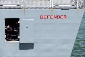 Juodojoje jūroje Rusijos pajėgos paleido perspėjamųjų šūvių Britanijos karo laivo link