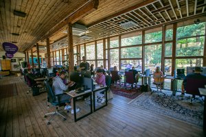 Tokios vietos Palangoje dar nebuvo: į svajonių darbo erdvę prie jūros žmonės traukia iš visos Lietuvos