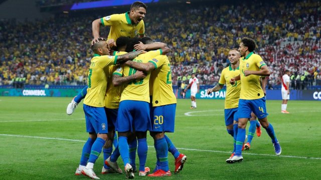 Brazilų pergalingas įvartis šimtąją minutę: rinktinė laimėjo 10 rungtynes iš eilės