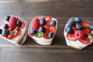 Greitai paruošiamas braškinis desertas: skanu, gaivu ir vasariška