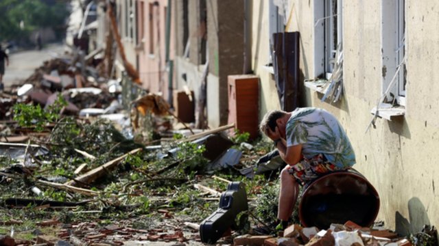 Čekiją nusiaubusio tornado vaizdai: tūkstančiai gyventojų liko be pastogės, neišvengta aukų