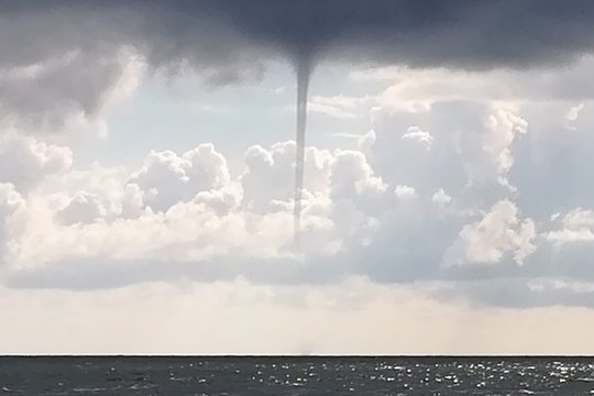 Juodkrantėje užfiksuotas įspūdingas reiškinys – vandens viesulas