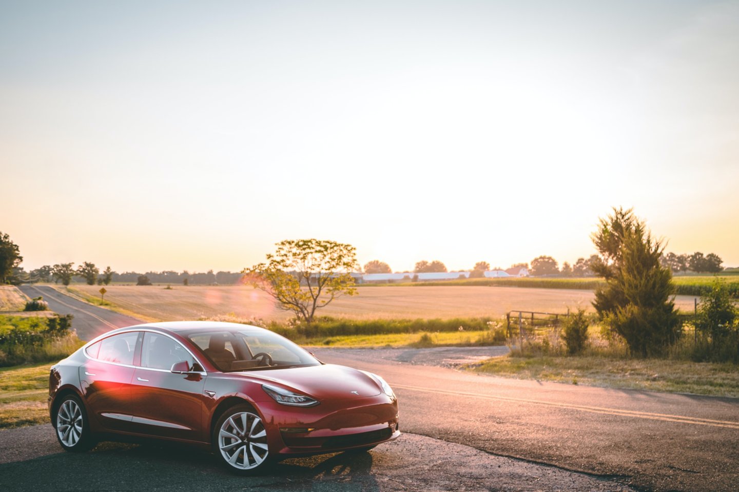 JAV elektromobilių gamintoja „Tesla“ Kinijoje atšaukia apie 285 tūkst. transporto priemonių.<br>www.unsplash.com nuotr.