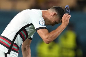 Cristiano Ronaldo ir vėl išsiliejo ant kapitono raiščio – mėtė ir spardė