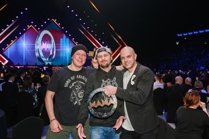 „G & G Sindikatas“ pristato naują dainą, kuria pašiepiama romantika