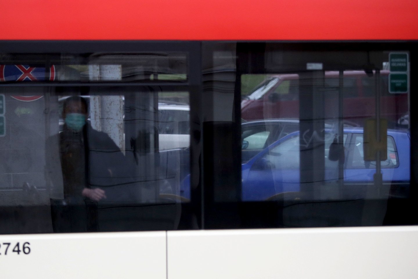 Sostinės gyventojai pastebėjo, kad ilgiau užsibūti su kolegomis ar draugais bare nepavyksta, nes viešojo transporto vairuotojai baigia darbą anksčiau.<br>R.Danisevičiaus nuotr.