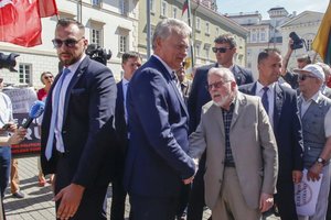 Prezidentūra pasisakė apie valstybės vadovo statuso suteikimą V. Landsbergiui