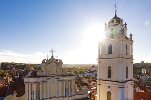 Seniausias Lietuvos universitetas vėl atviras lankytojams – kviečia į aukščiausią savo pastatą 