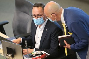 Chaosas Seime tęsiasi: nepavykus atstatydinti Ž. Pavilionio opozicija žada ignoruoti jo komiteto posėdžius