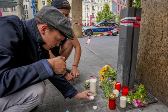 Tyrėjai: Viurcberge žmones peiliu atakavęs somalietis galėjo turėti islamistinių motyvų