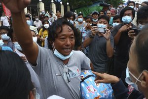 Karinė chunta Mianmare paleido tūkstančius sulaikytų demonstrantų