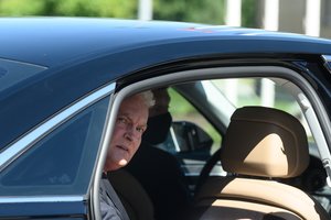 G. Nausėdos svajonėms bliūkštant – žinia iš Prezidentūros: šaldikliuose kaupiasi vakcinos, reikia imtis veiksmų