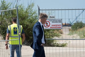 Klaipėdos uoste – neeiliniai darbai: jiems akmenis gabena net iš Norvegijos karjerų