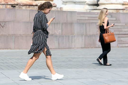 Kalbininkė: internetas ir socialiniai tinklai augina beraščių kartą