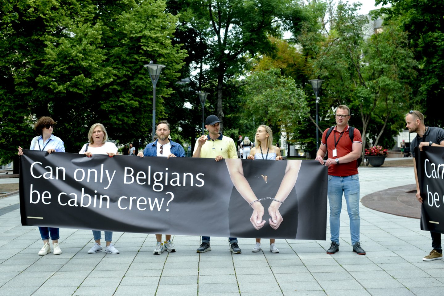  Belgijos valdžios institucijos neteisėtai sulaikė „KlasJet“ įgulą, jos nariai protestavo prie Lietuvos Vyriausybės.<br> V.Ščiavinsko nuotr.