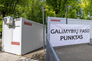 Lukiškių aikštės testavimo punktas virs vakcinacijos centru