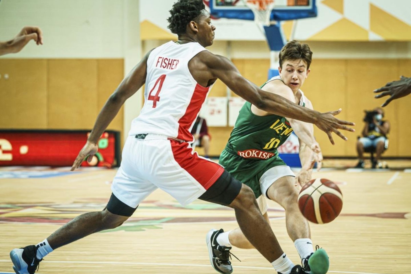  Lietuvos 19-mečiai pralaimėjo kanadiečiams.<br> FIBA nuotr.