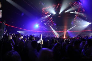 SEL koncerto metu Klaipėdoje prireikė medikų ir pareigūnų: kilo muštynės, peiliu sužalotas vyras