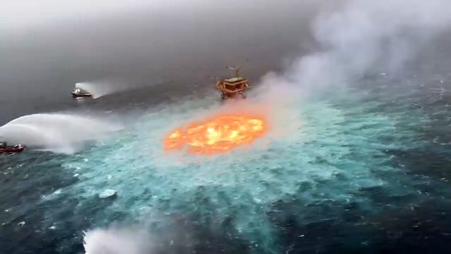 Meksikos įlankoje po vandeniu nutekėjo ir užsiliepsnojo dujos