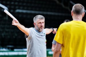 Trenerio asistentas B. Matkevičius apie gynybą prieš L. Dončičių: „Išskirtiniai žaidėjai reikalauja išskirtinių taisyklių“