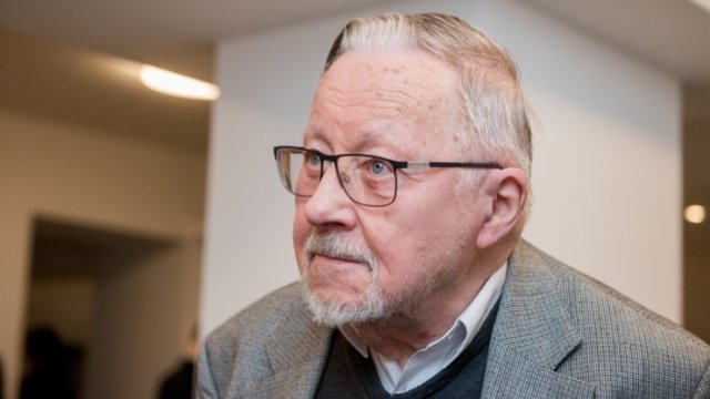Aistros dėl V. Landsbergio: valdantieji nori įvertinti, opozicija vadina istorijos kraipymu