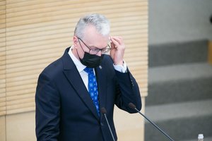 G. Nausėda suteikė malonę dviem nuteistiesiems