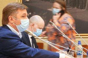 R. Karbauskis pateikė šešėlinės Vyriausybės darbo ataskaitą: įvardino, ką laiko pergale