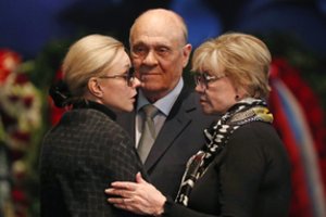 Mirė rusų kino režisierius, „Oskaro“ laureatas V. Menšovas