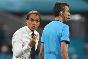 Ispaniškąją koridą pasitinkantis Italijos pergalių architektas R. Mancini metė akmenį į „Euro 2020“ organizatorių daržą