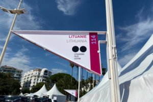 Prasidėjo 74-asis Kanų kino festivalis: jame vėl įsikūrė lietuviško kino stendas