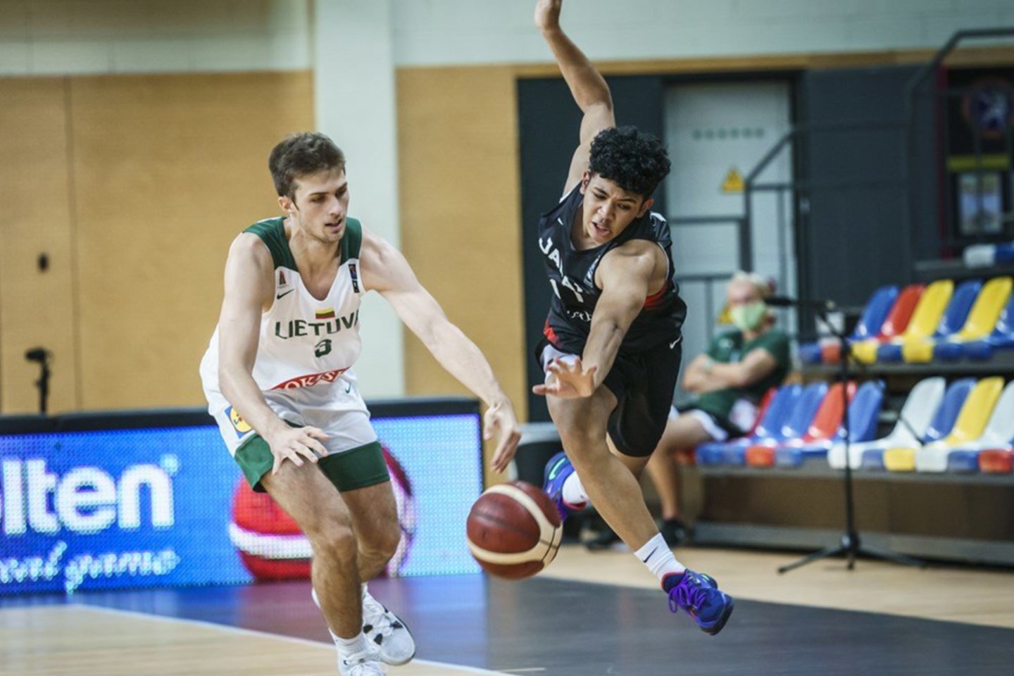 Lietuvos devyniolikmečių rinktinė iškovojo įspūdingą pergalę.<br> FIBA.com nuotr.