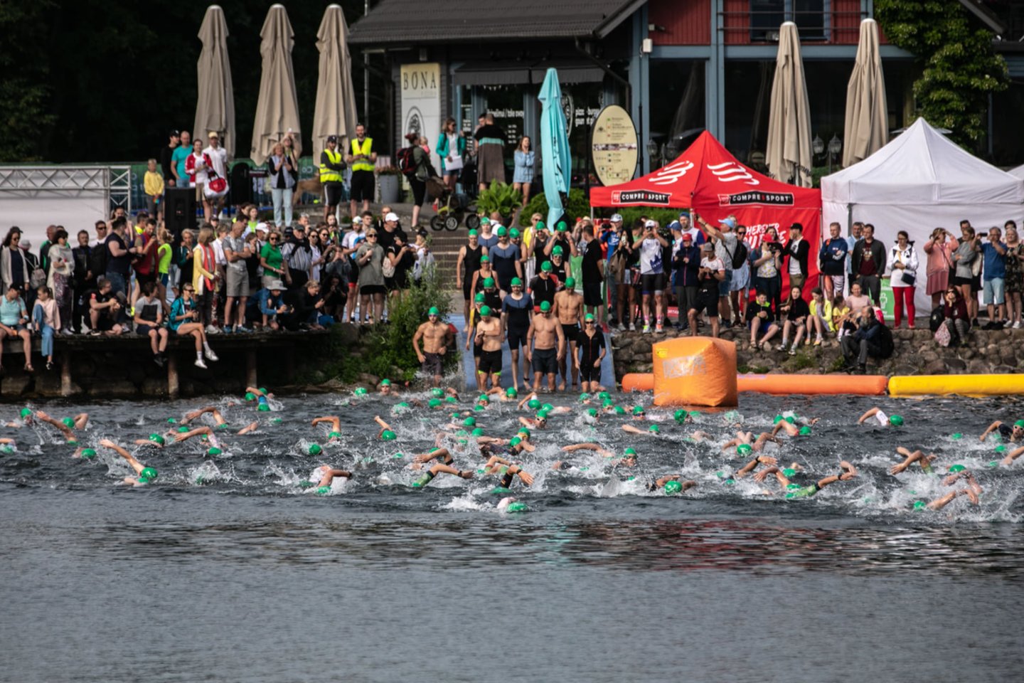 Sekmadienį paaiškėjo geriausi šalies triatlonininkai.<br>Organizatorių nuotr.