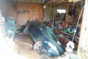 Nereikia nė Biržų įgriuvų – štai kieno garaže prasmego „pasatas“  