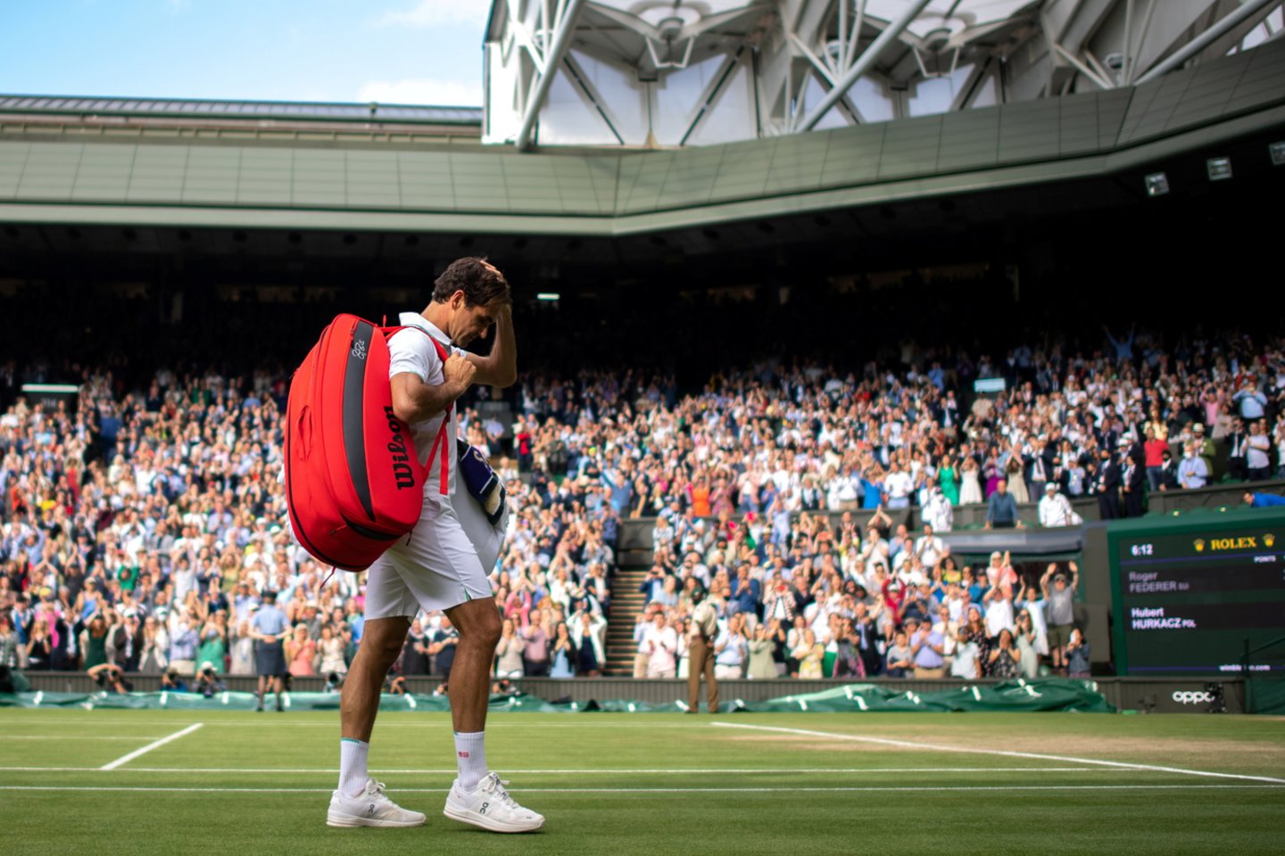  R.Federeris išlydėtas ovacijomis.<br> Reuters/Scanpix nuotr.