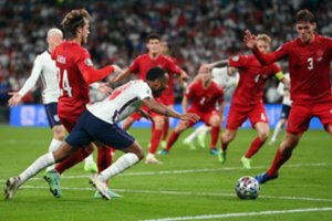 Danija jaučiasi apgauta, bet griuvęs R. Sterlingas laikosi savo: gavo per kojas