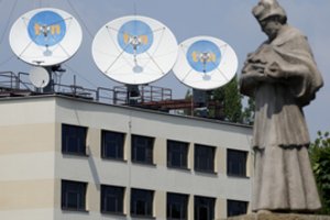 Lenkijos vyriausybė ruošiasi priimti kontroversišką žiniasklaidos rinkos įstatymą