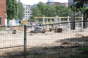 Ugniagesiams pasistačius neaiškią tvorą – žmonių pyktis: užkirto ir sveikatai reikalingą kelią
