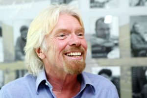 Milijardierius R. Bransonas sekmadienį pakilo į kosmosą ir sėkmingai grįžo į žemę