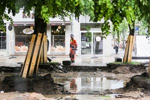 Liūčių nelaukiantys vandens tiekėjai pirštu beda į NT plėtotojus: kiek naujakuriams kainuoja jų klaidos