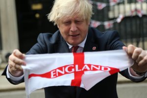 B. Johnsonas užsipuolė rasistus:  „Anglijos ekipa nusipelnė būti šlovinama kaip didvyriai, o ne rasiškai užgauliojama“