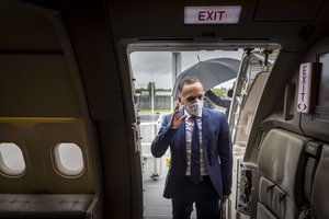 Varšuvoje galimai girtam estų ambasadoriui neleista įlipti į lėktuvą