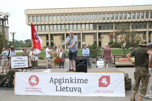 Prie Seimo – mitingas prieš migrantus: reikalaujama juos perkelti į Lukiškes, atsistatydinti G. Landsbergiui