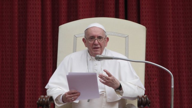 Popiežius išleistas iš ligoninės: operacija praėjo gerai, tačiau laukia reabilitacija