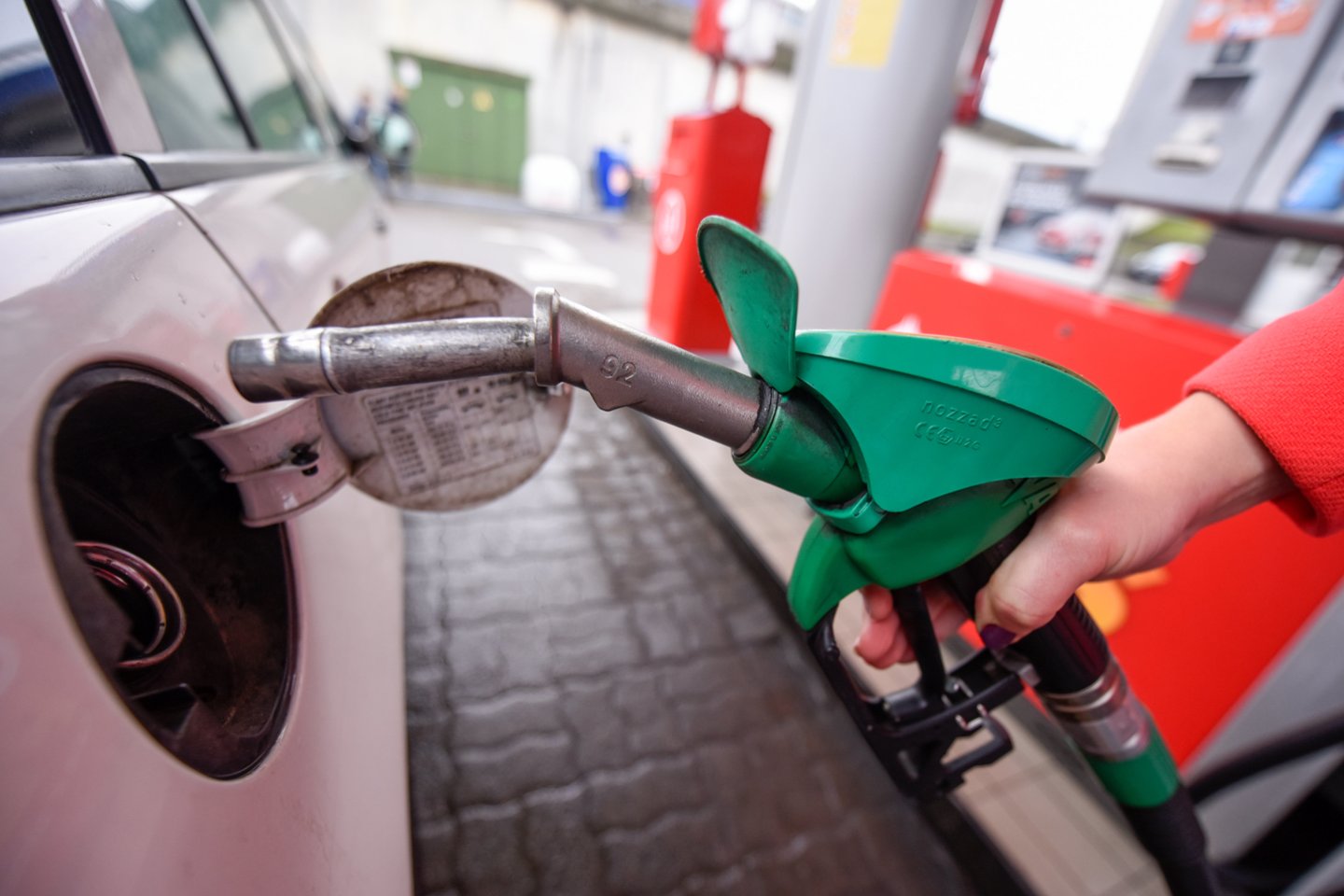Europos Komisija trečiadienį pasiūlė iki 2035 metų bloke atsisakyti dyzelinu ir benzinu varomų automobilių.<br>D.Umbraso nuotr.