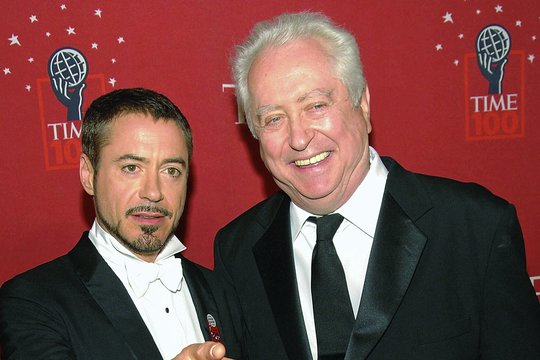 Robertas Downey vyresnysis 6 metų sūnui duodavo rūkyti kanapių 