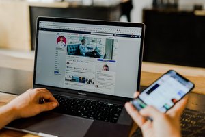 „Facebook“ žada populiaraus turinio kūrėjų skatinimui išleisti 1 mlrd. JAV dolerių