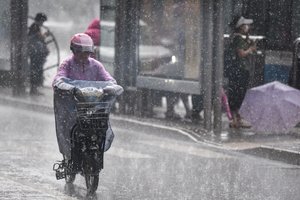 Kinijoje kasamame tunelyje potvynis įkalino 14 darbininkų